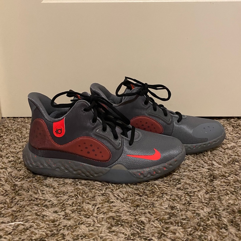 KD kids basketball shoes